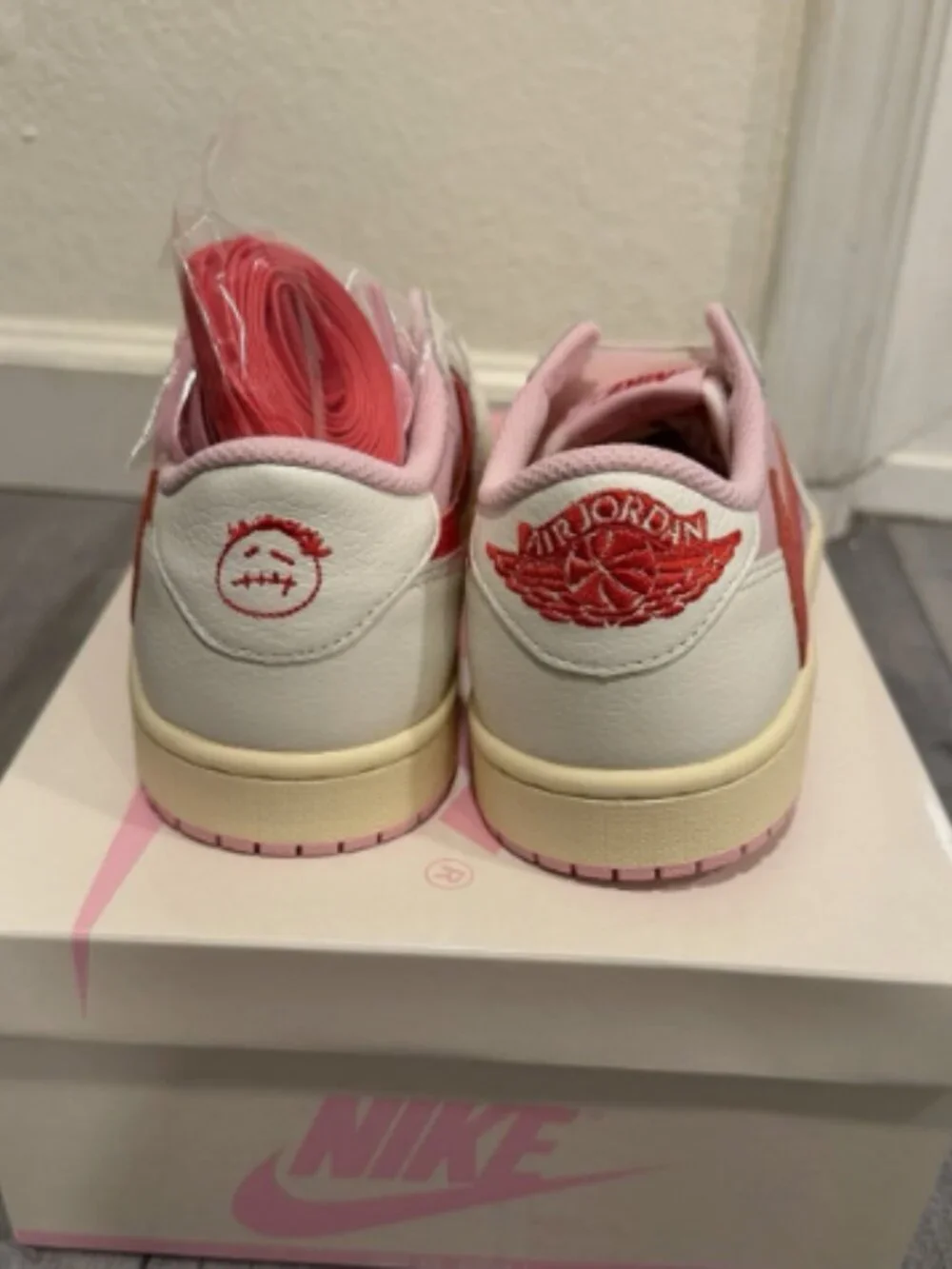 Travis Scott x Air Jordan 1 Retro Low OG 'Sail Tropical Pink'